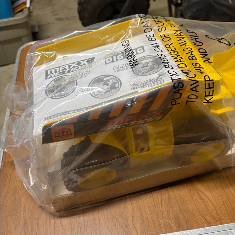 MAXX Action Yellow Toy Dump Truck